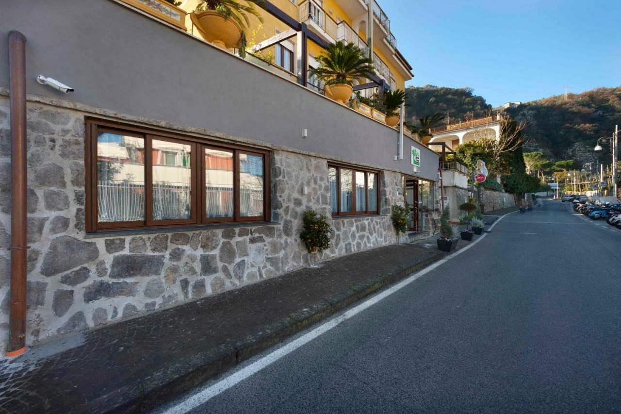 Relais Sorrento Terrace And Relax Bed & Breakfast Exterior photo